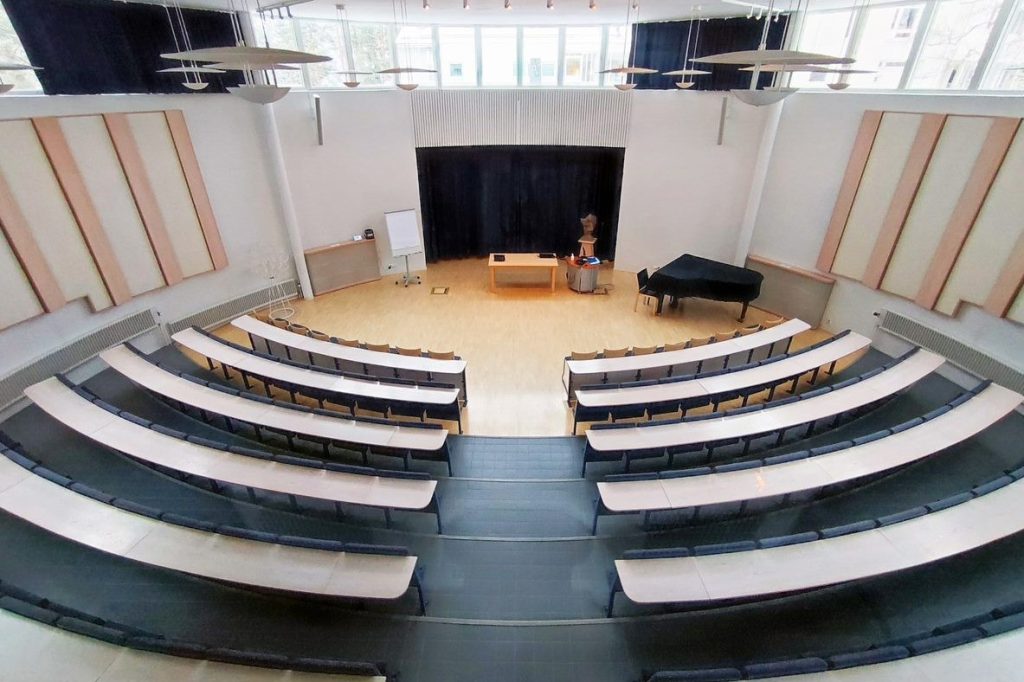 Auditorio Järvenpään kampuksella.