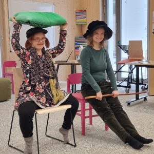 Esite Aino ja Oiva -taidelinjasta STEP-koulutuksen Järvenpään kampuksella.